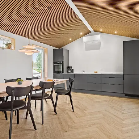 بيت للعطل 3 Bedroom In *